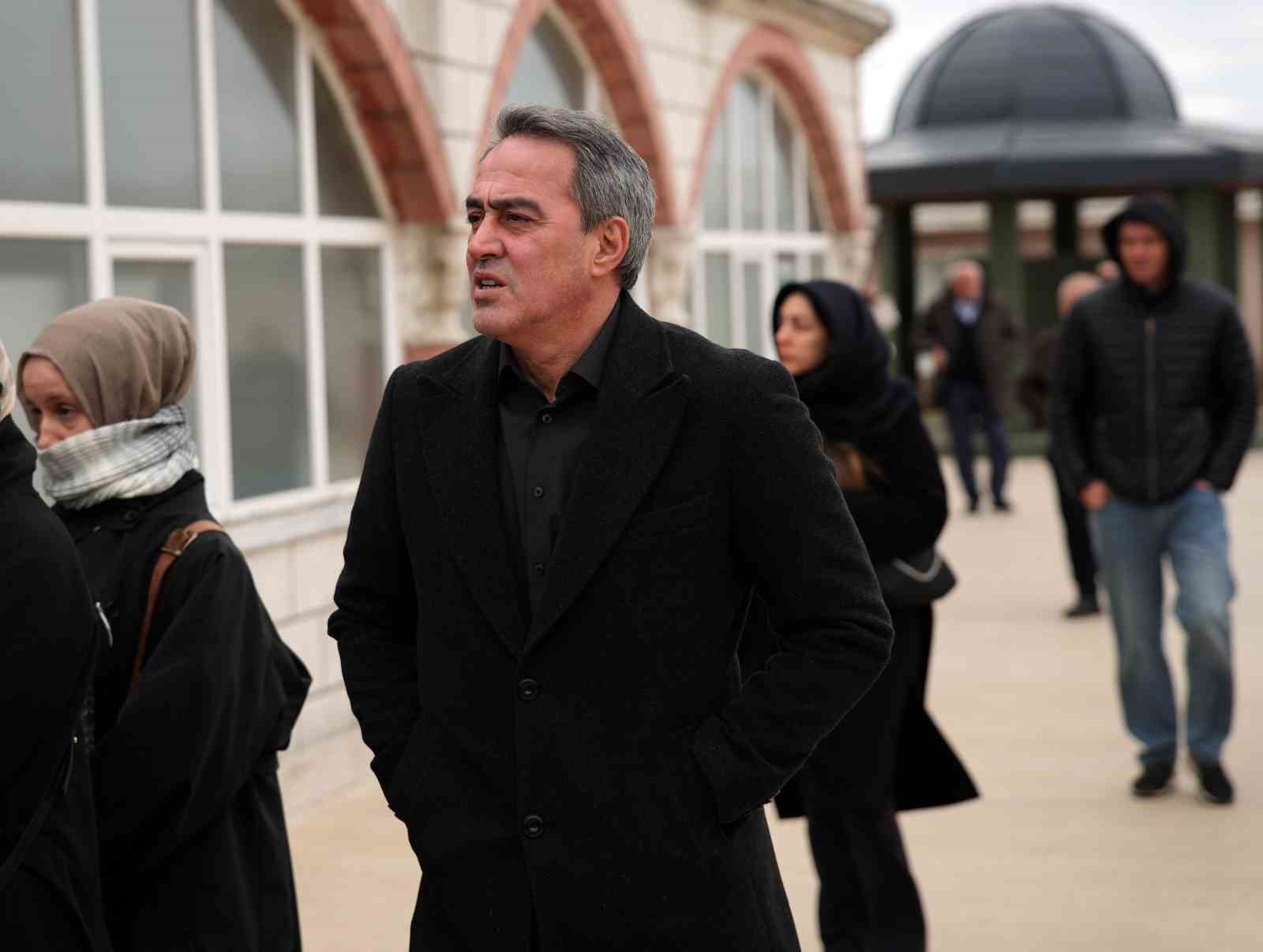 Orhan Kaynak son yolculuğuna uğurlandı
