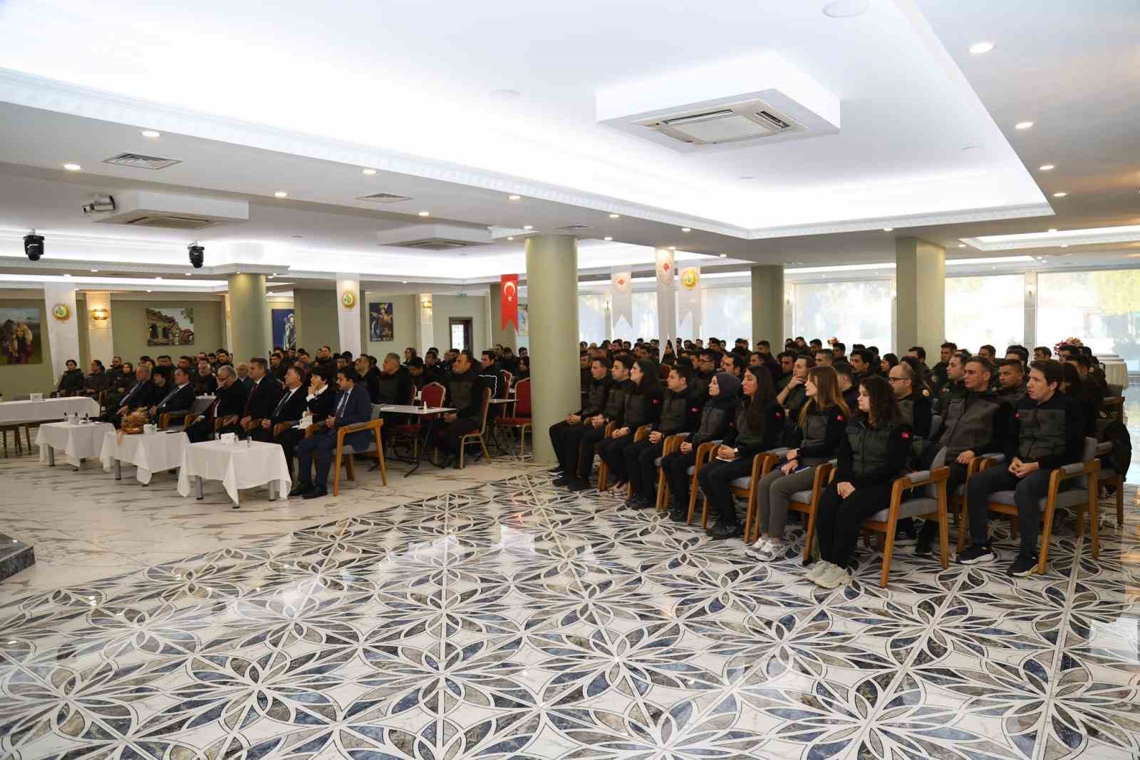 Orman ekiplerinin mesleki eğitim toplantısının ikincisi Aydın’da yapıldı
