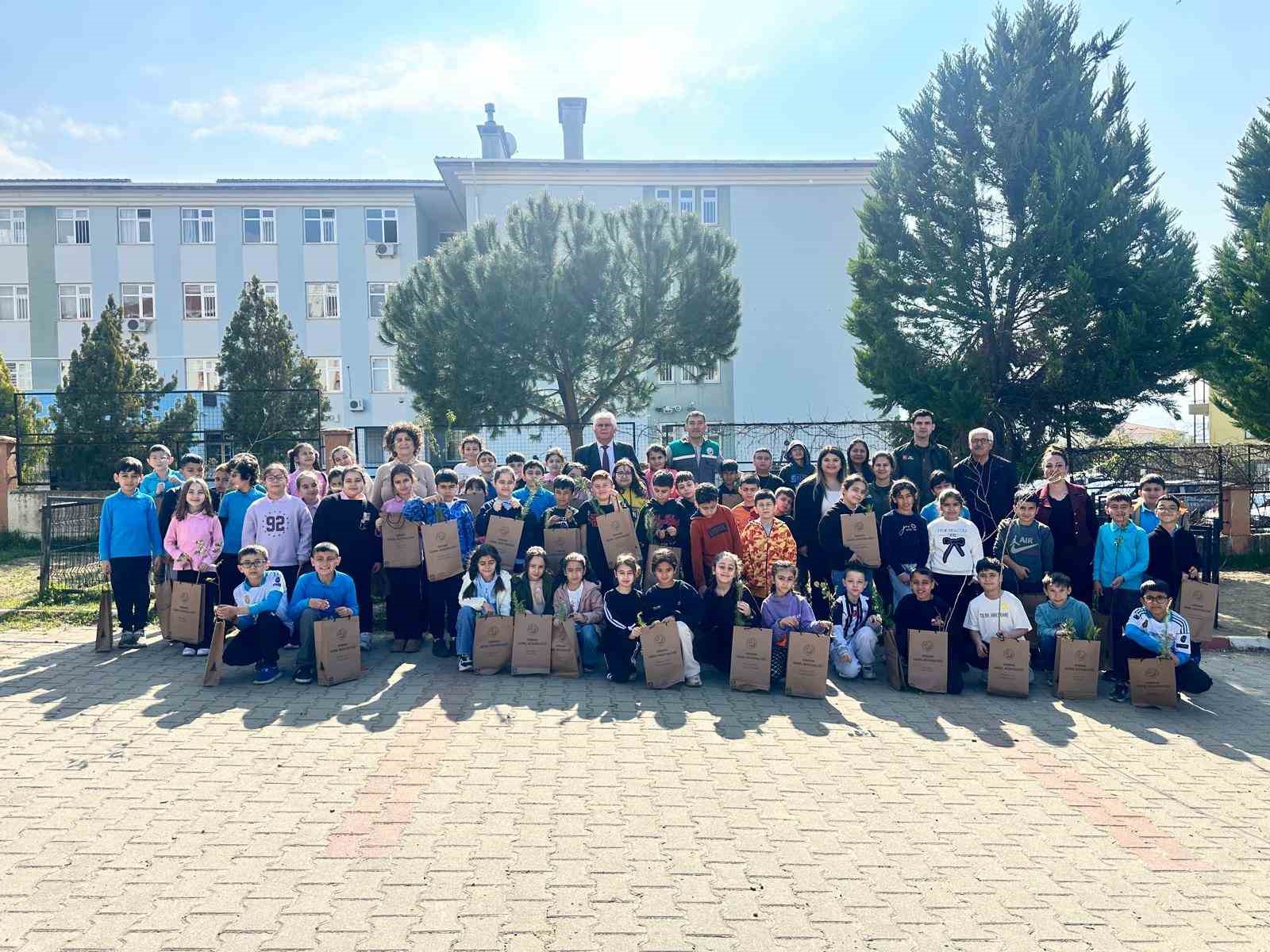 Orman Haftası’nda fidanlar toprakla buluştu
