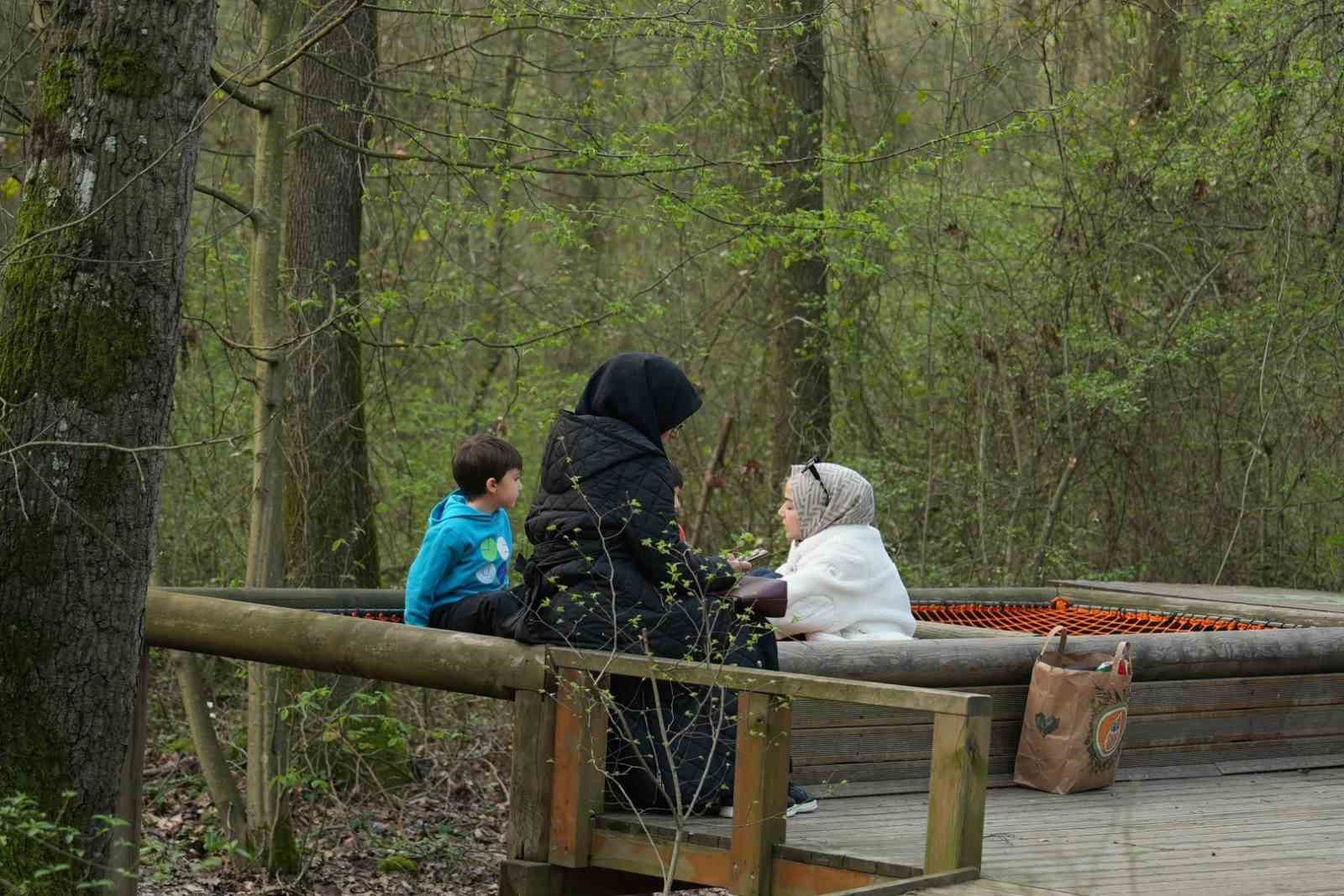 Orman Kütüphanesi’nde kuş sesleri eşliğinde okuma keyfi
