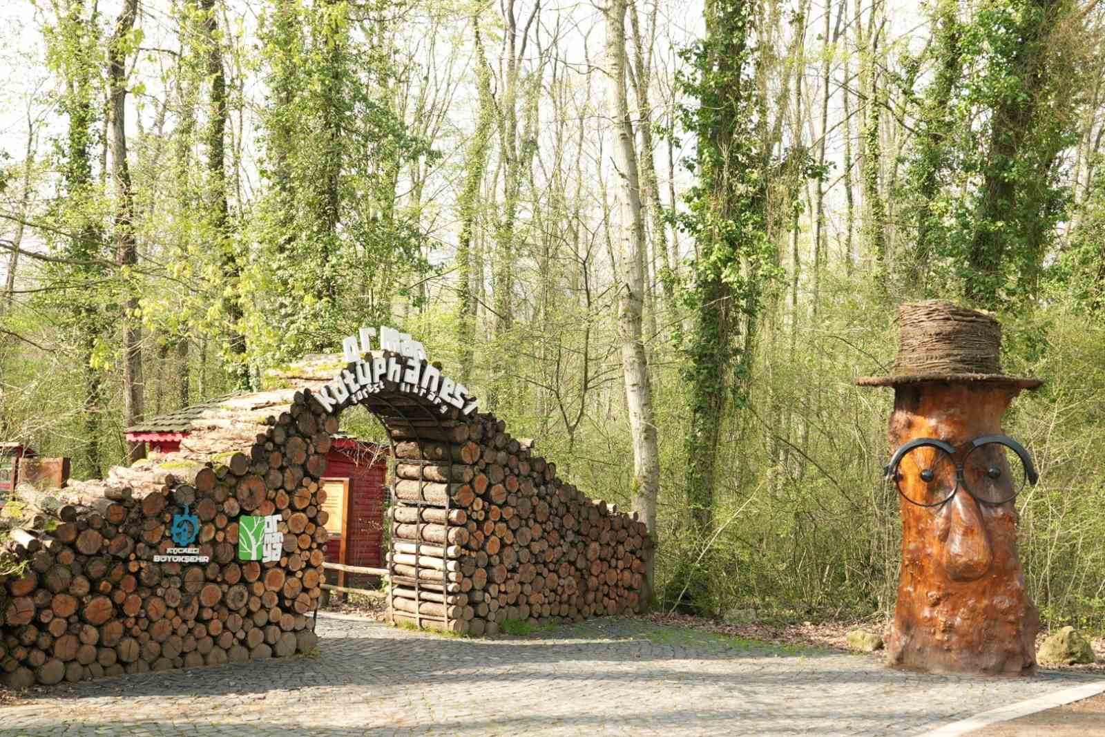 Orman Kütüphanesi’nde kuş sesleri eşliğinde okuma keyfi
