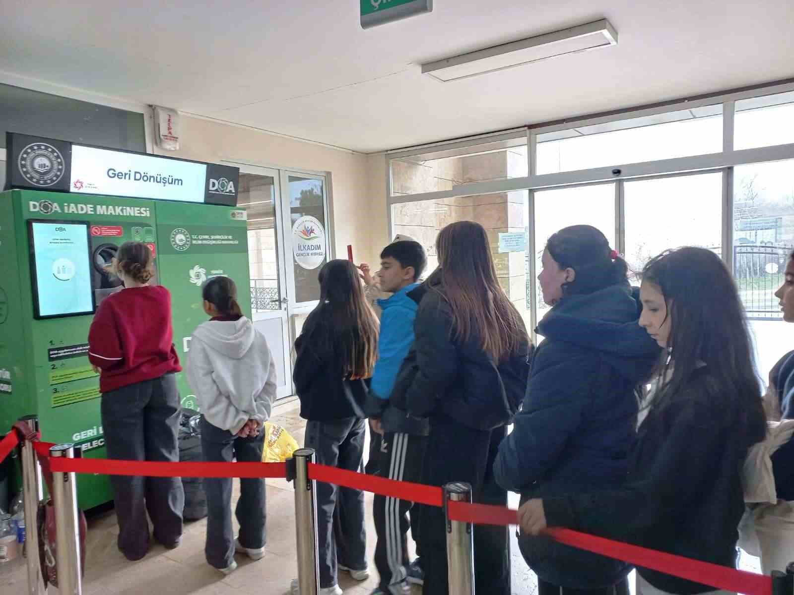 Ortaokul öğrencileri atıkları doğaya değil DOA’ya atıyor
