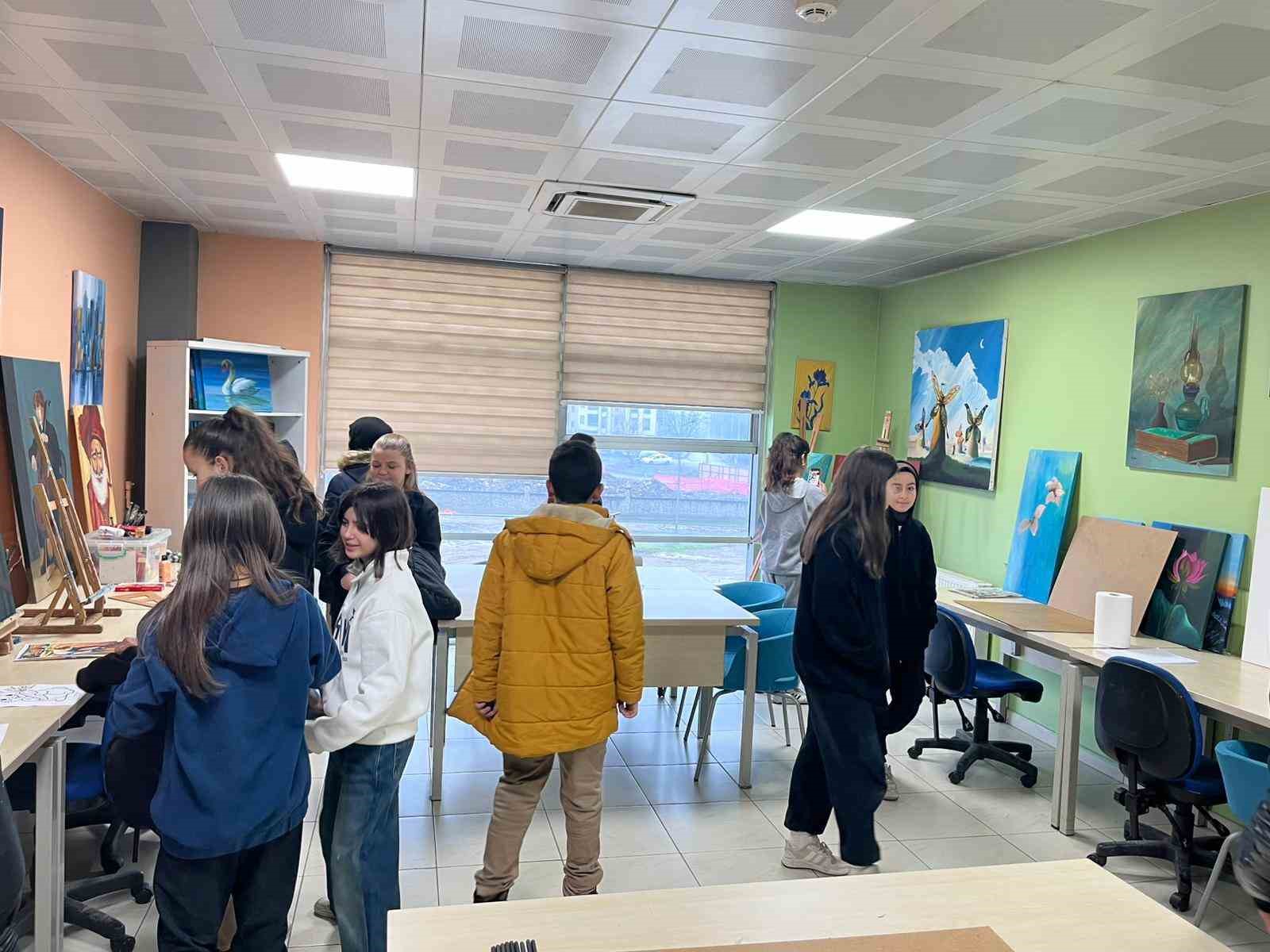 Ortaokul öğrencileri gençlik merkezini sevdi
