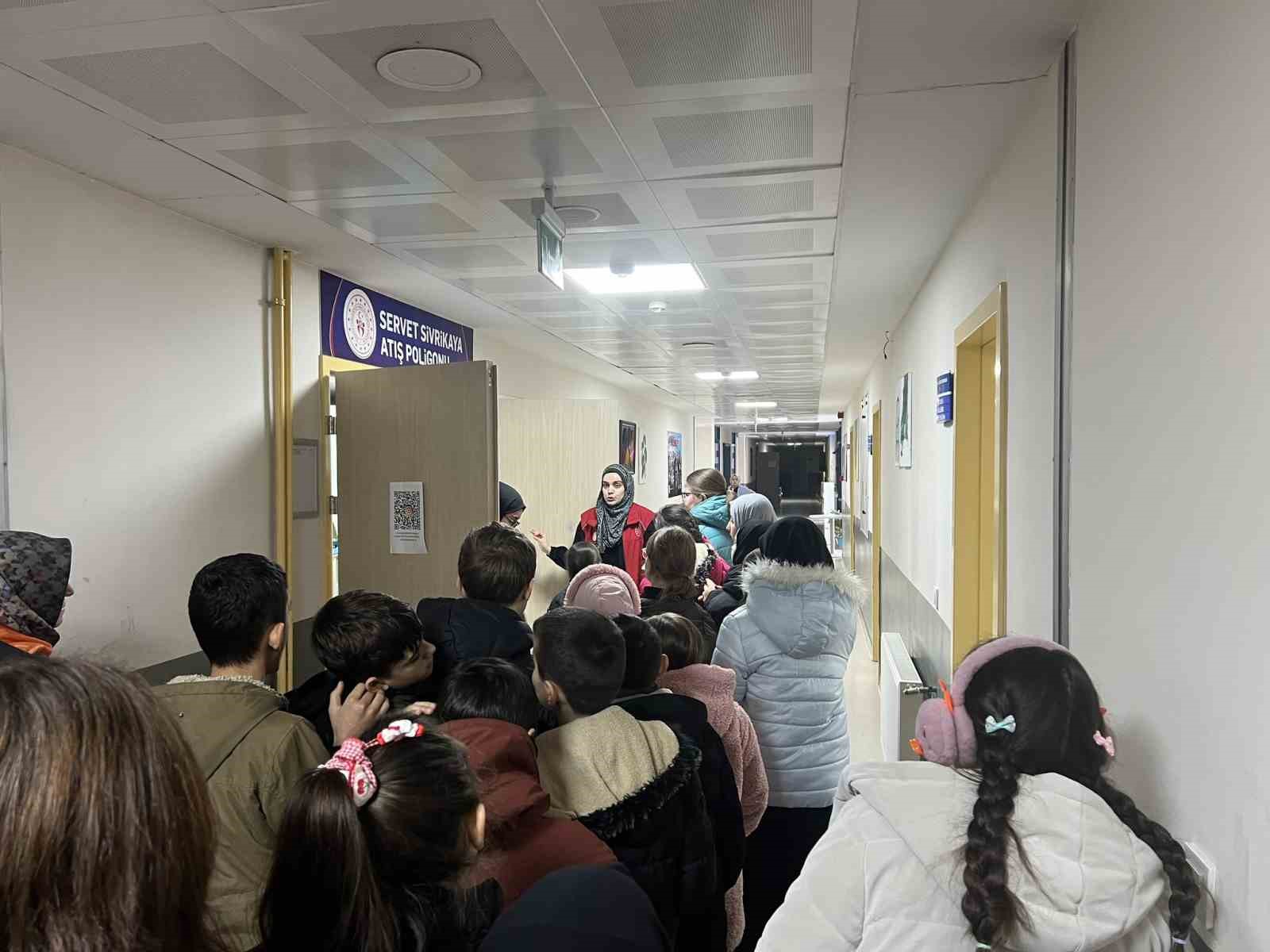 Ortaokul öğrencileri gönüllerince eğlendi
