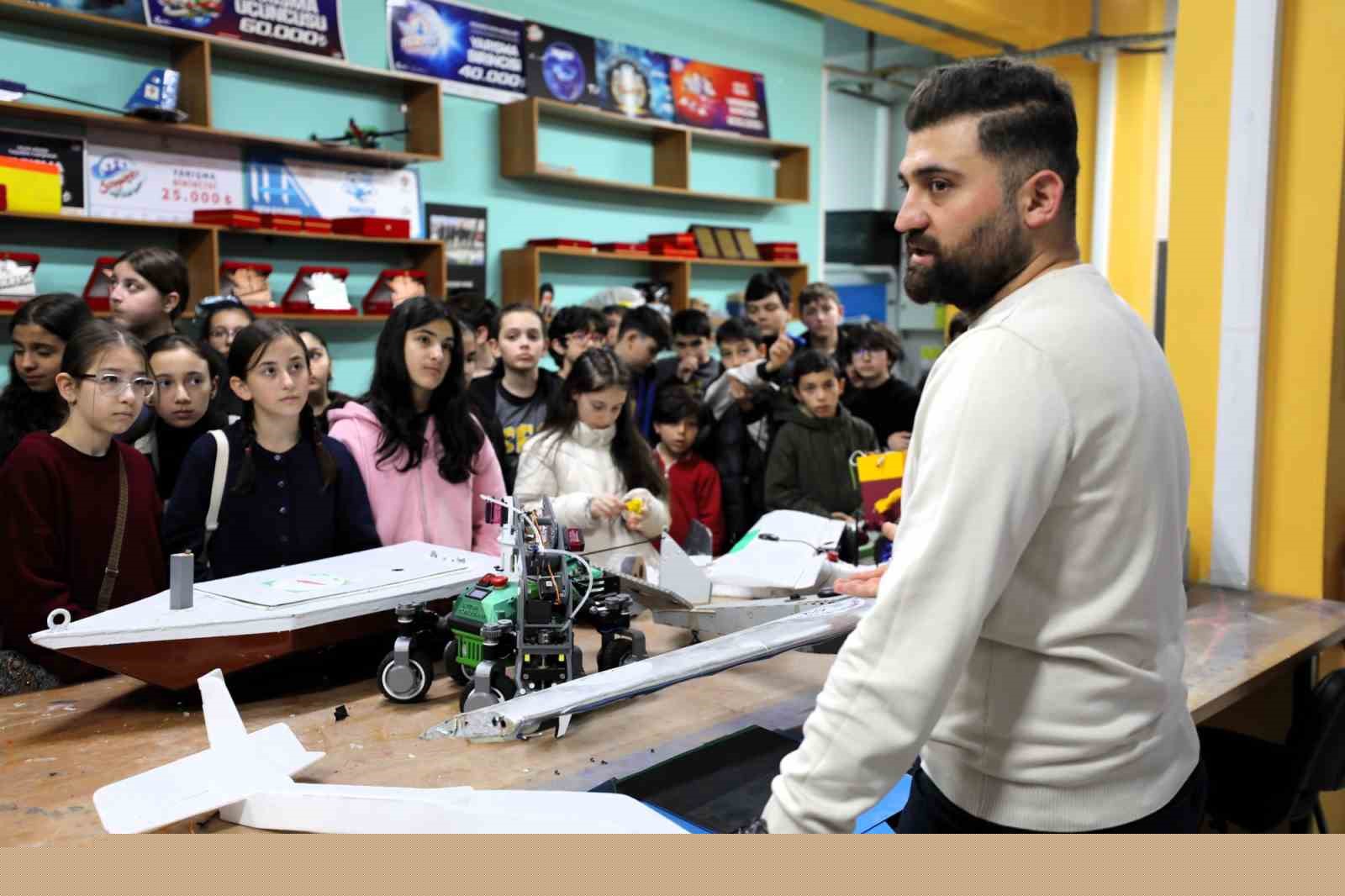 Ortaokul öğrencileri üniversite ortamını yakından tanıdı
