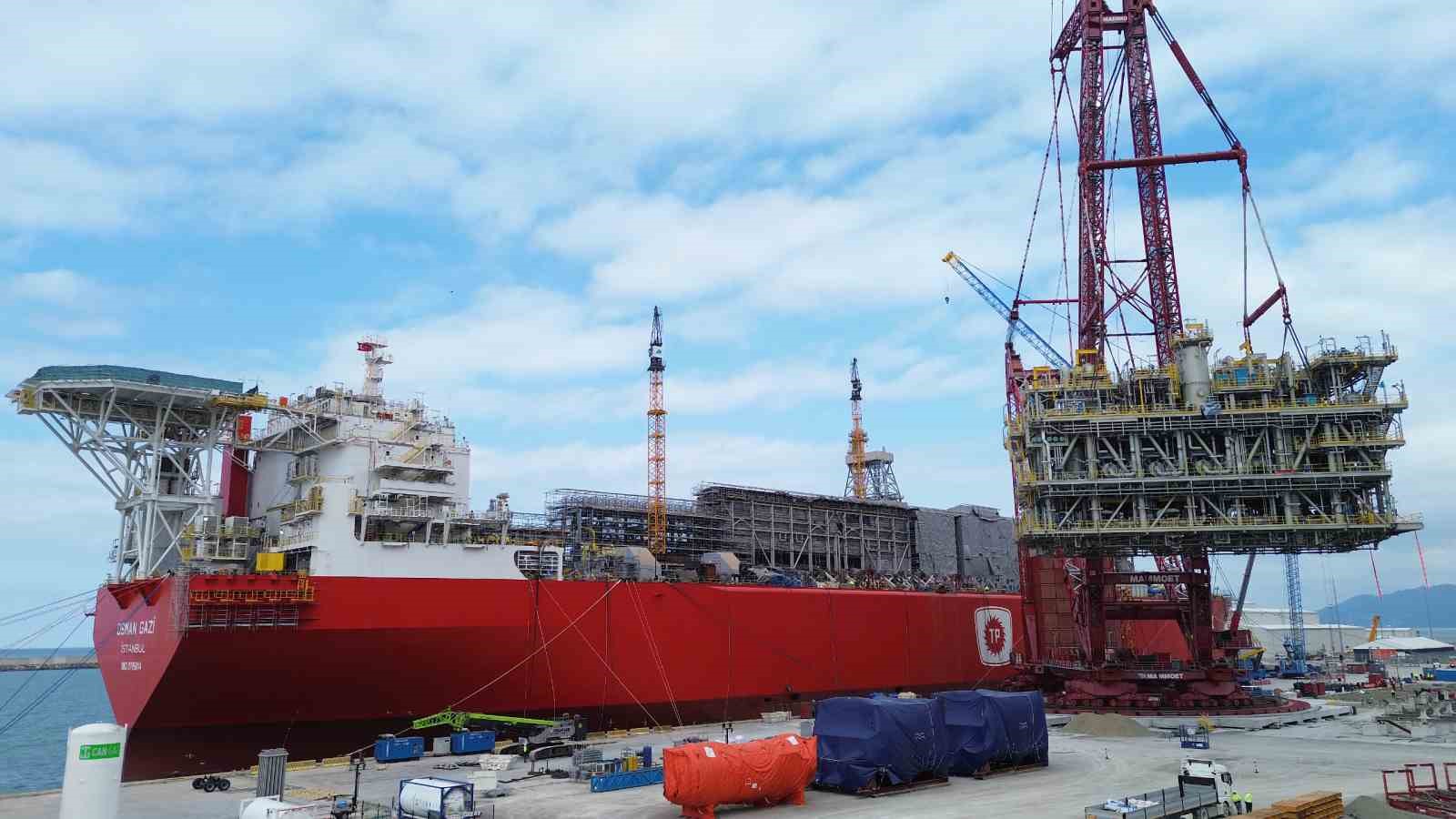 Osman Gazi’ye 2 bin 500 tonluk ünite yerleştirildi
