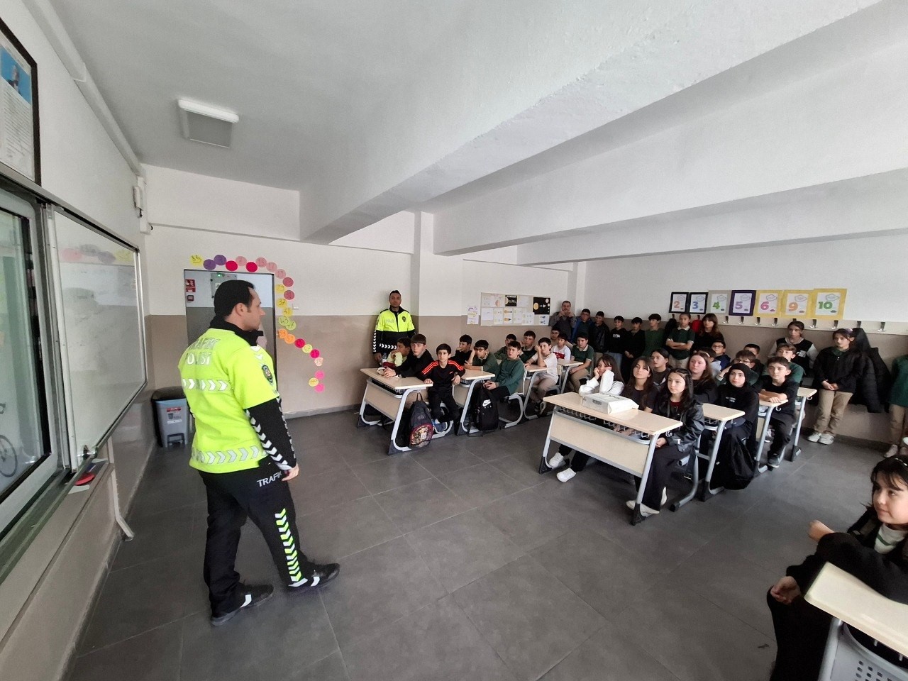 Osmancık’ta polis ekipleri 1 ayda aranan 13 şahsı yakaladı
Osmancık’ta polis ekipleri 1 ayda aranan 13 şahsı yakaladı