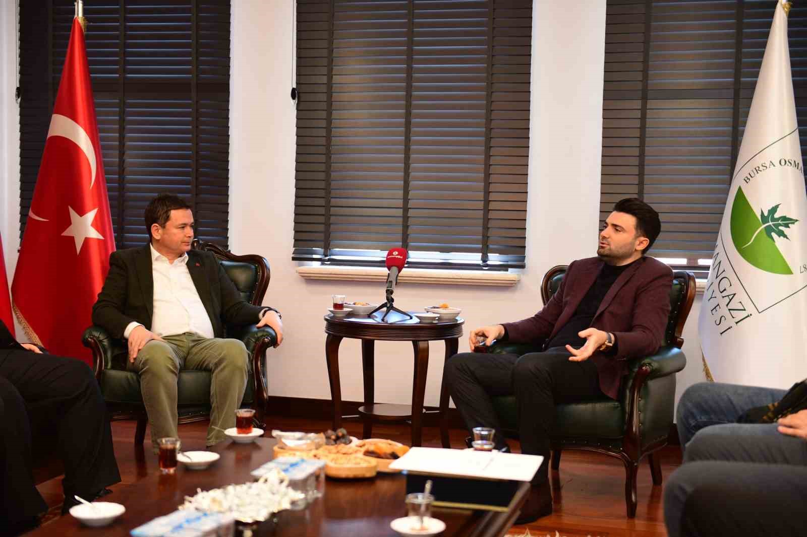 Osmangazi Belediye Başkanı Erkan Aydın, Bursaspor Vakfı Mütevelli Heyeti’ne katıldı
