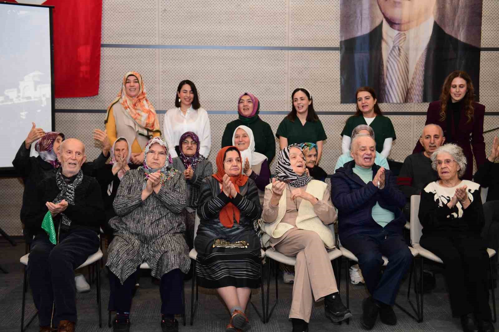 Osmangazi Belediyesi Alzheimer Gündüz Bakım Evi 3. yılını kutladı
Osmangazi Belediyesi Alzheimer Gündüz Bakım Evi 3. yılını kutladı