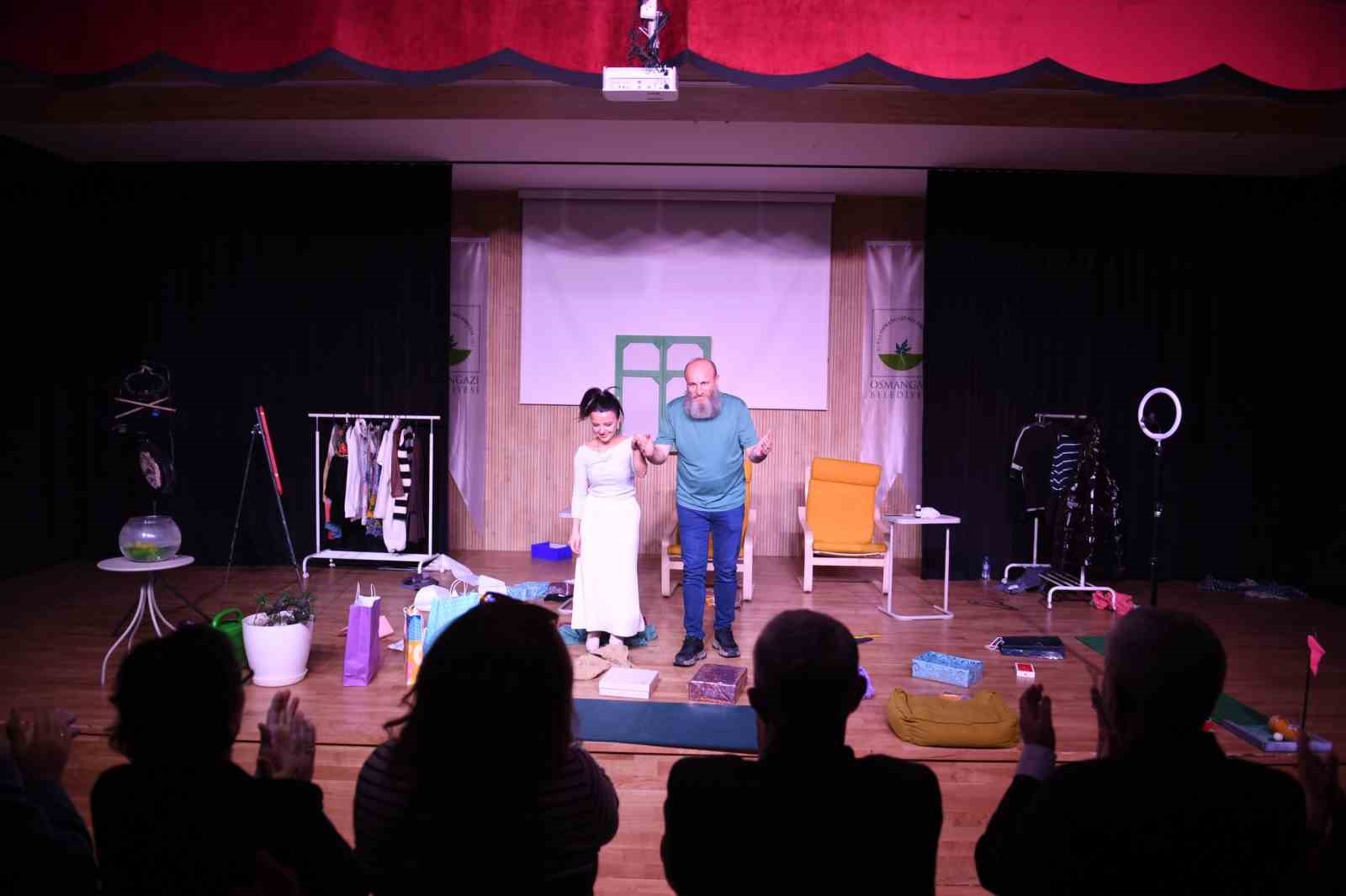 Osmangazi Belediyesi sanatseverleri tiyatroyla buluşturdu
