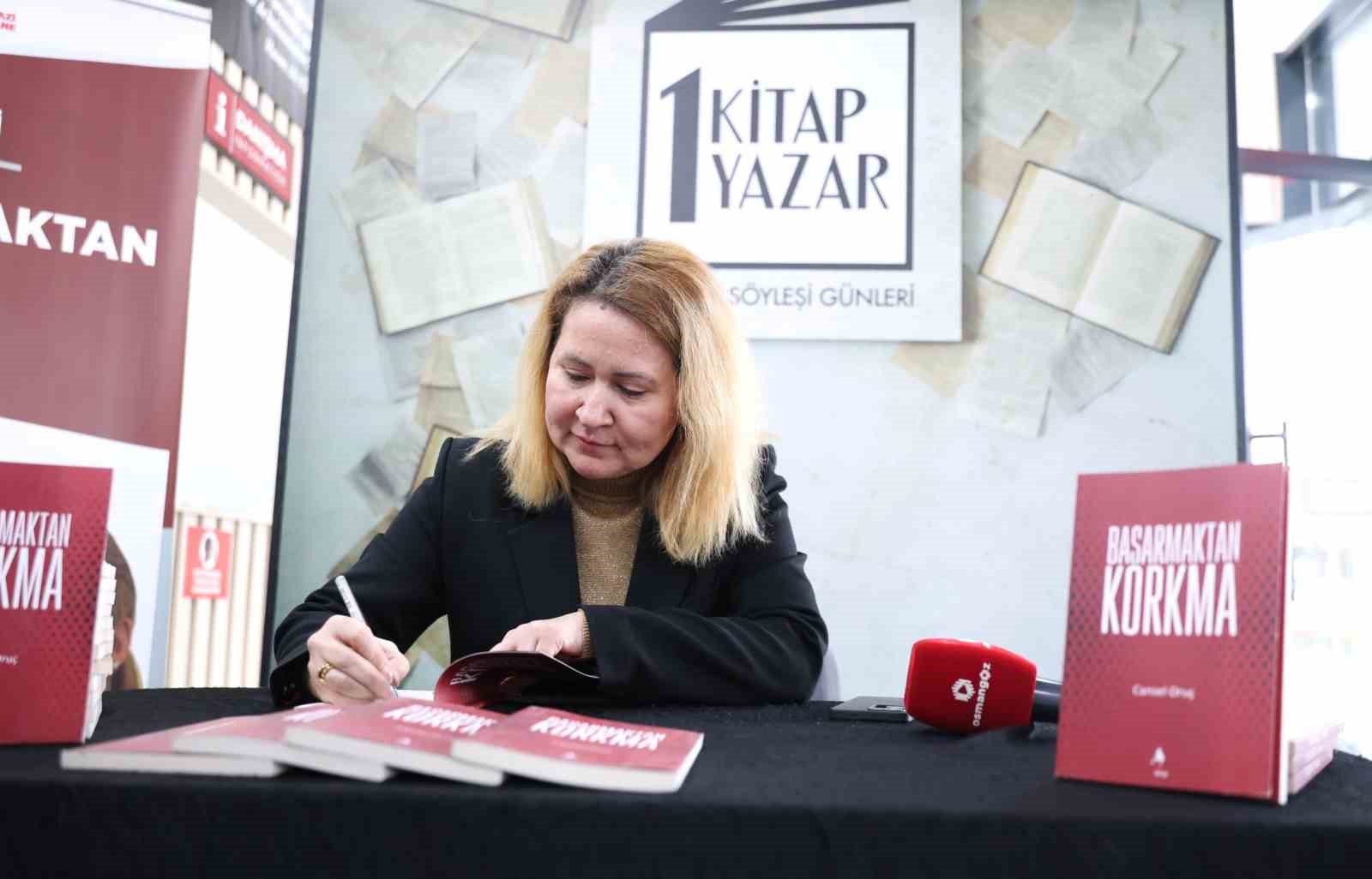 Osmangazi Belediyesi sevilen yazarları okurlarıyla buluşturuyor
