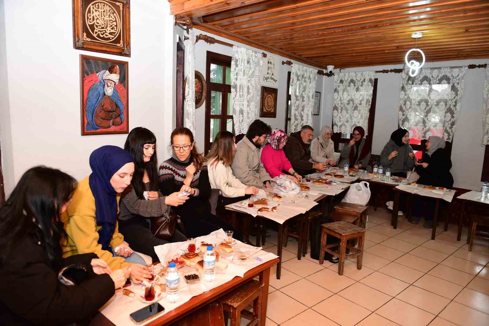 Osmangazi Belediyesi’nden gençlere lezzet dolu tanıtım
Osmangazi Belediyesi’nden gençlere lezzet dolu tanıtım