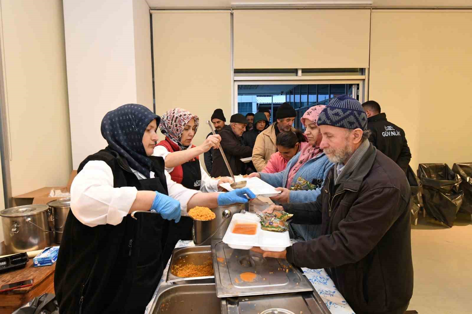 Osmangazi Belediyesi’nden kardeşlik sofrası
