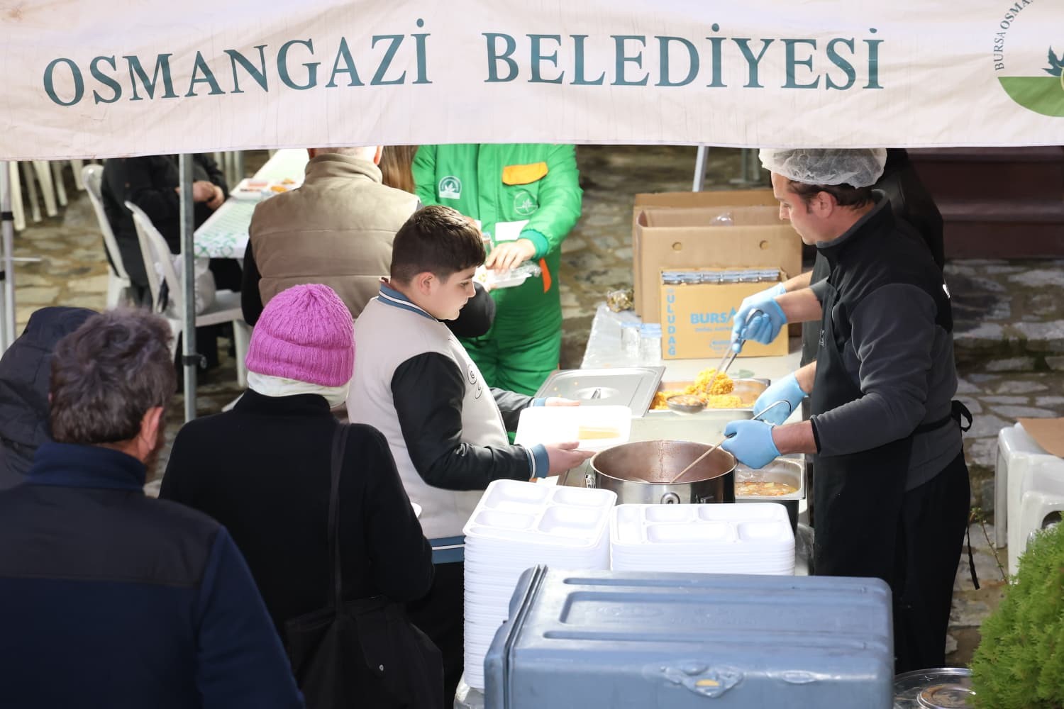 Osmangazi Belediyesi’nden kardeşlik sofrası
