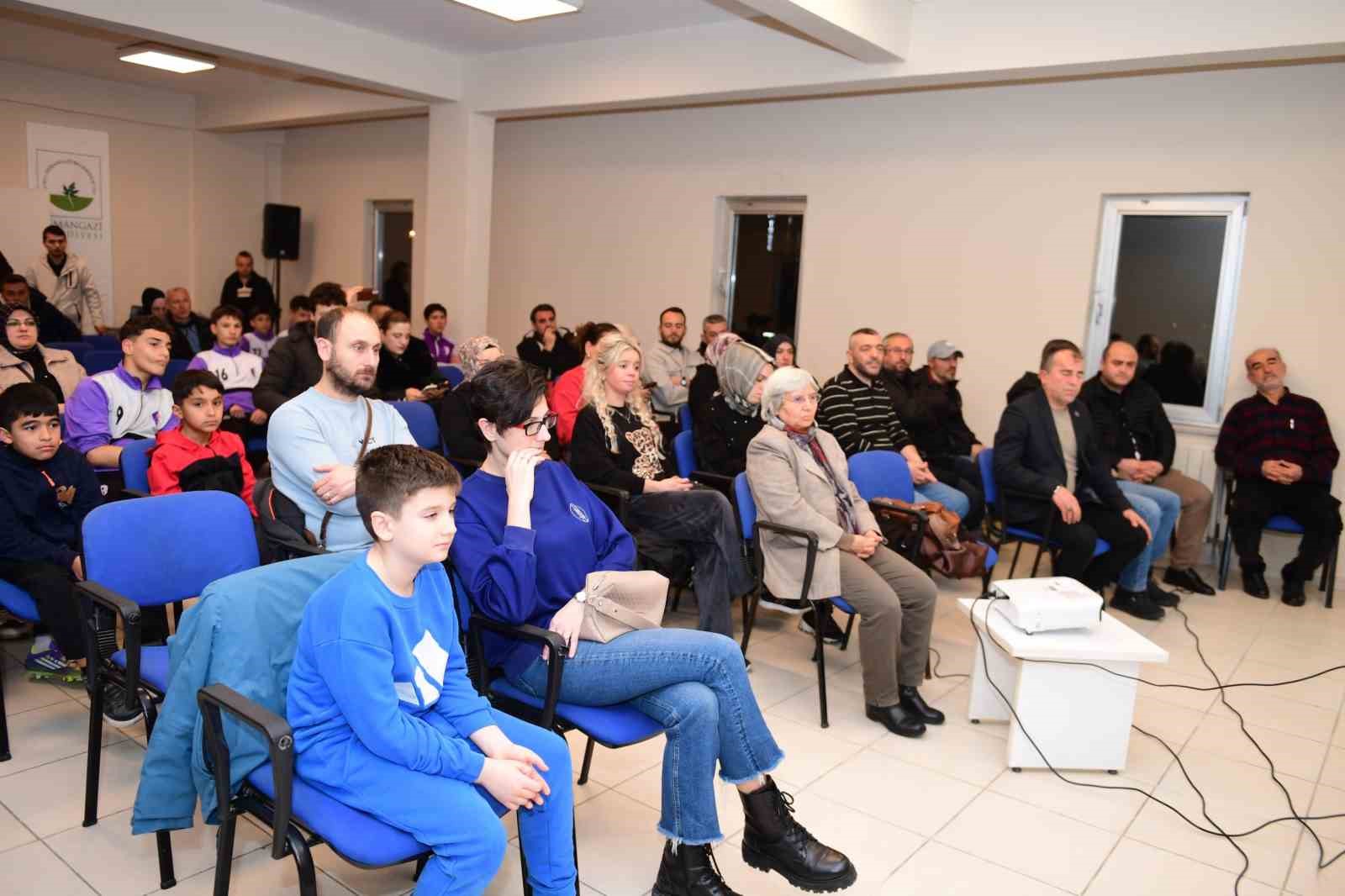 Osmangazi Belediyesi’nden sporcu ailelerine yol gösteren panel
Osmangazi Belediyesi’nden sporcu ailelerine yol gösteren panel