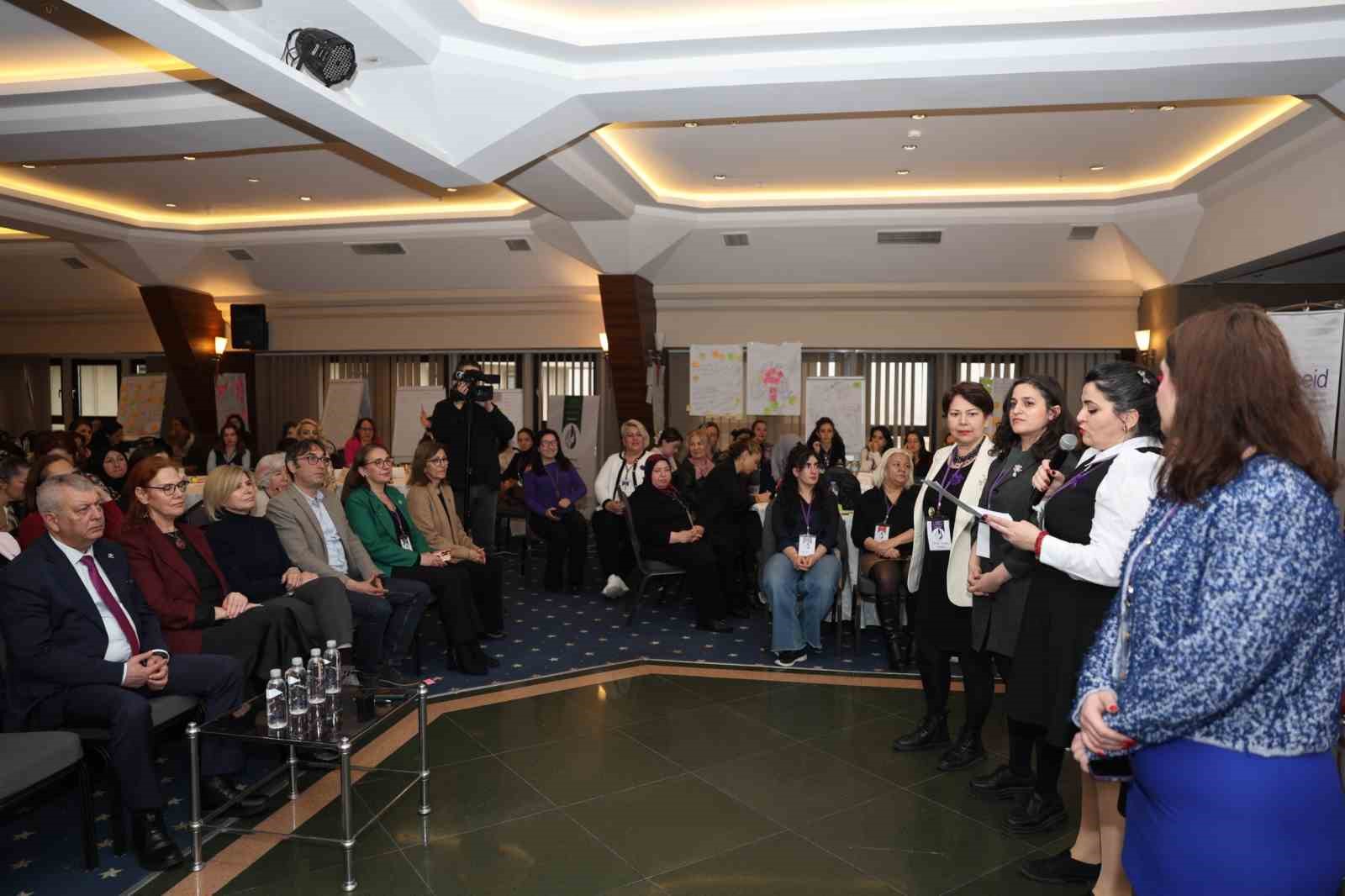 Osmangazi Belediyesi’nden Türkiye’ye örnek Kadın Çalıştayı
Osmangazi Belediyesi’nden Türkiye’ye örnek Kadın Çalıştayı