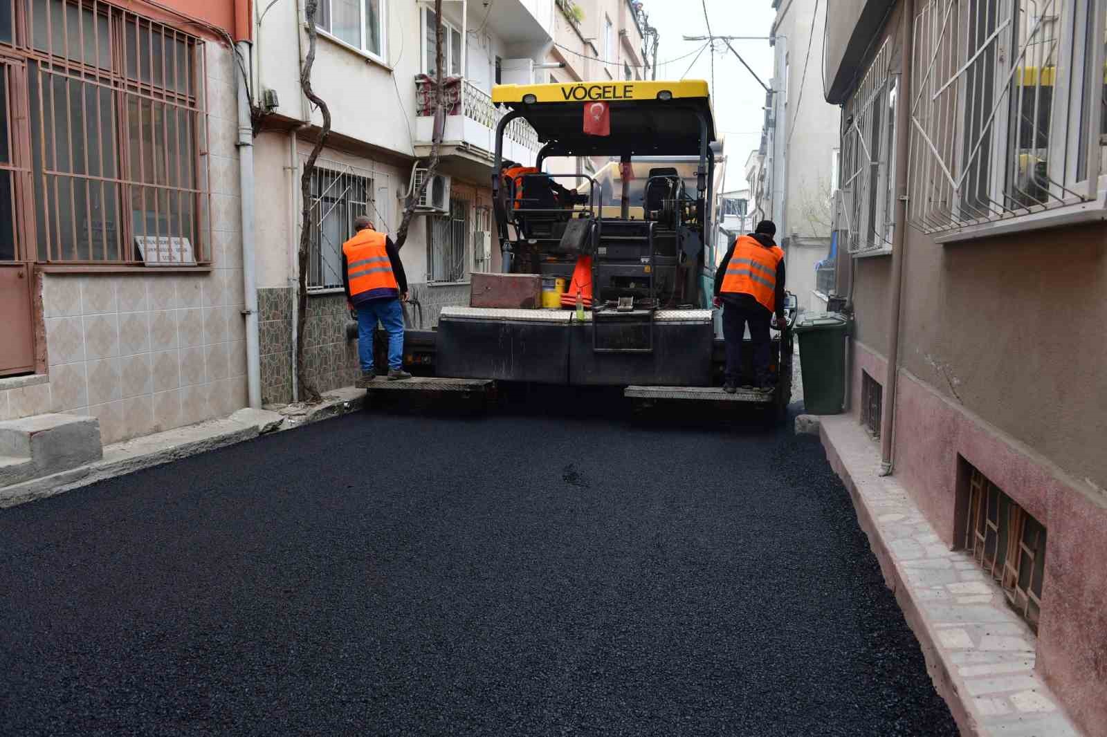 Osmangazi Belediyesi’nden Yeşilova mahallesi’ne yeni asfalt
