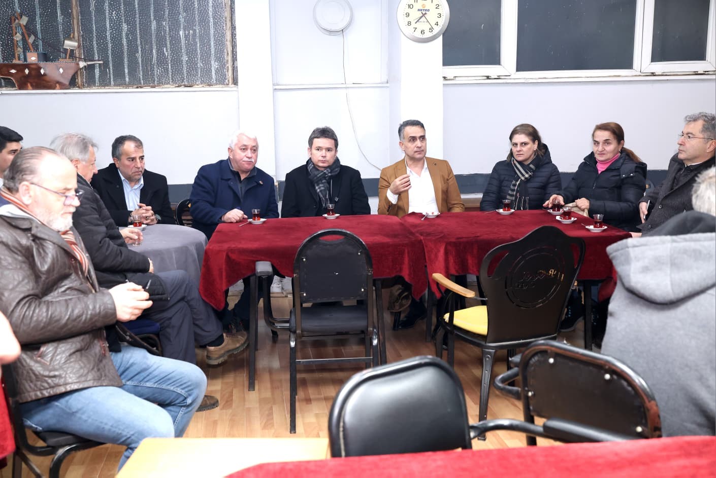 Osmangazi Belediyesi’nin iftar sofrasında yüzlerce kişi bir araya geldi
Osmangazi Belediyesi’nin iftar sofrasında yüzlerce kişi bir araya geldi