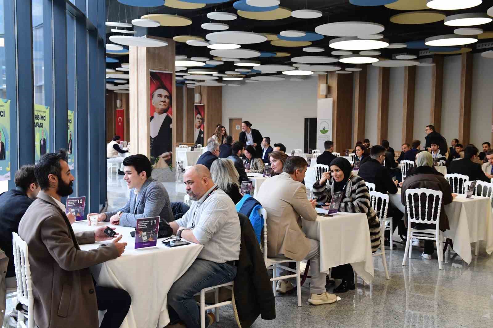 Osmangazi Girişimcilik Zirvesi geleceğe ışık tuttu
