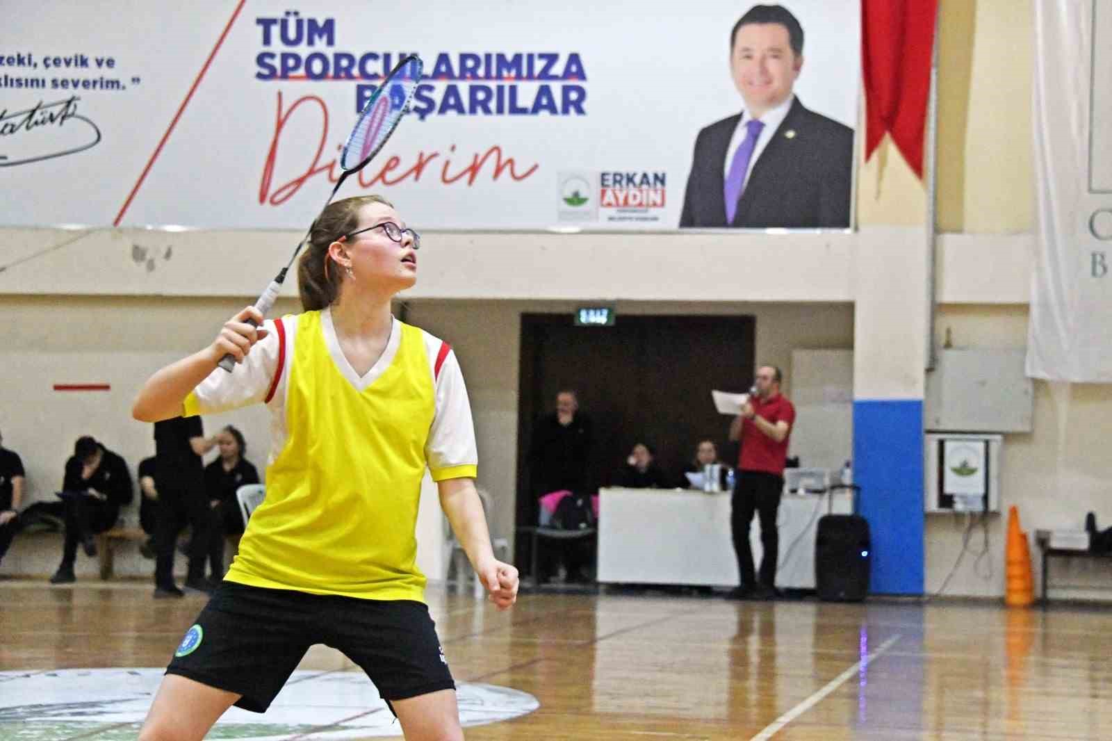 Osmangazi’de badminton heyecanı zirveye taştı
