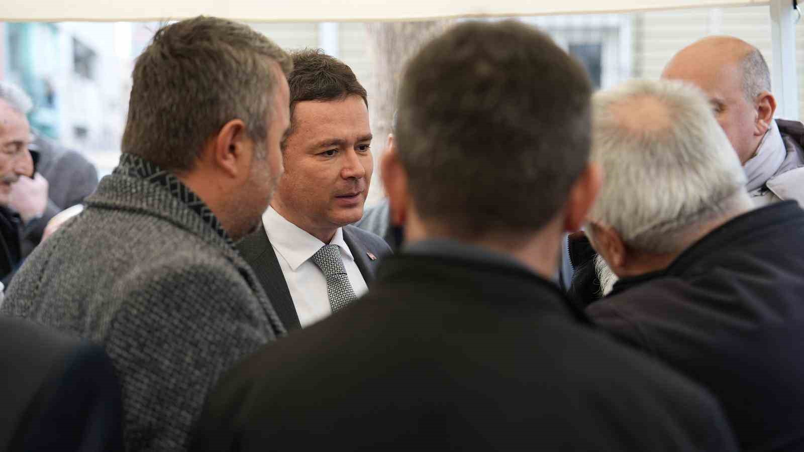 Osmangazi’de Başkan Mehmet Akif Mahallesi sakinlerini dinledi
