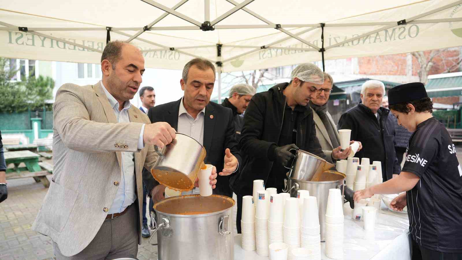 Osmangazi’de Başkan Mehmet Akif Mahallesi sakinlerini dinledi
