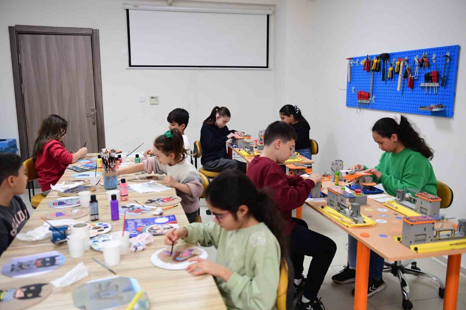 Osmangazi’de çocuklar kitaplardan ilham alarak üretiyor
