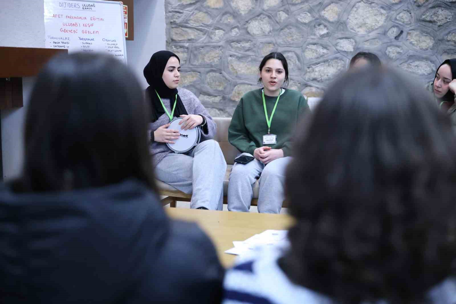 Osmangazi’de dersane öğrencileri Uludağ kampıyla ödüllendirildi
