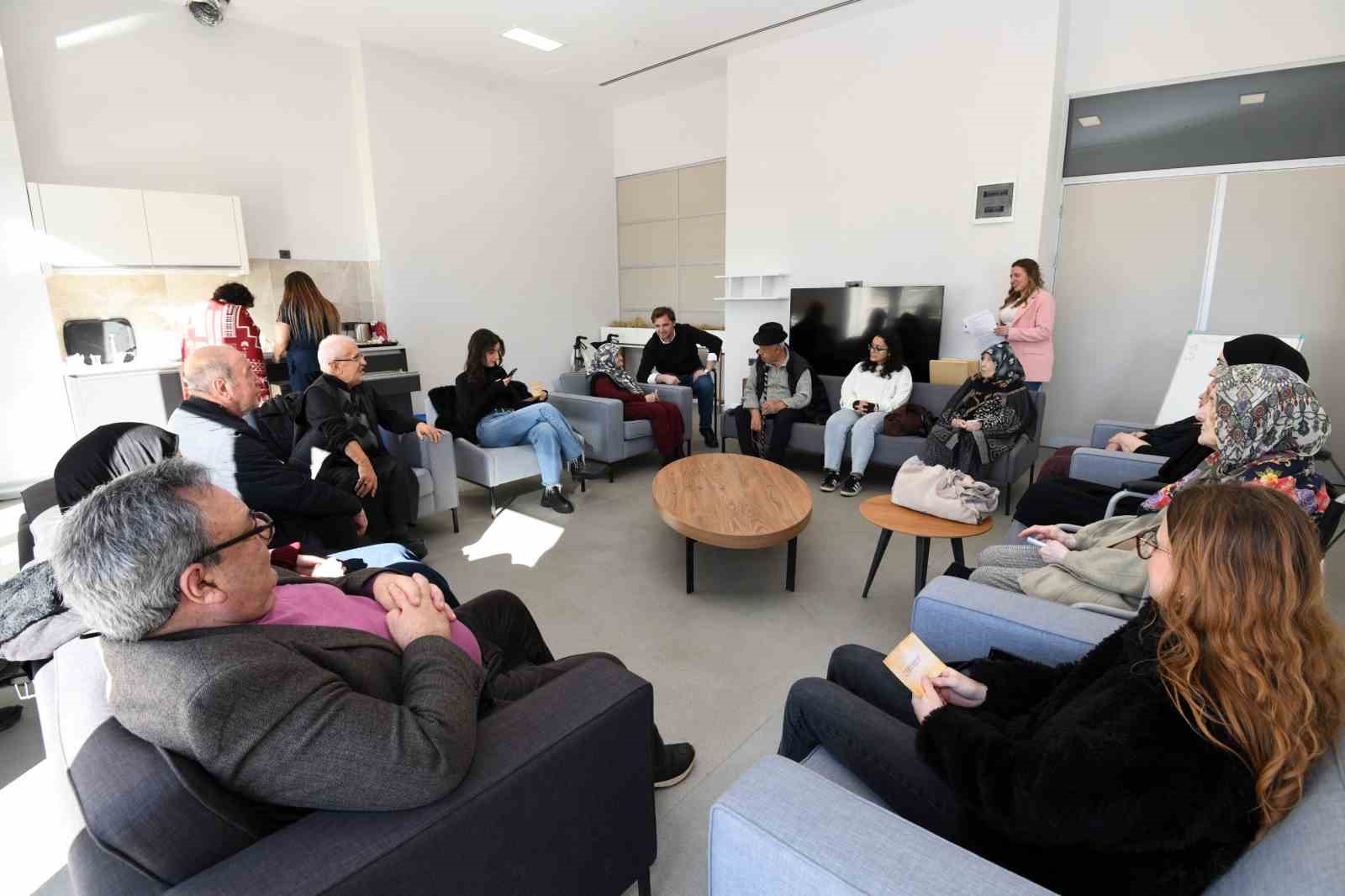 Osmangazi’de kelimeler kuşakları buluşturdu
Osmangazi’de kelimeler kuşakları buluşturdu