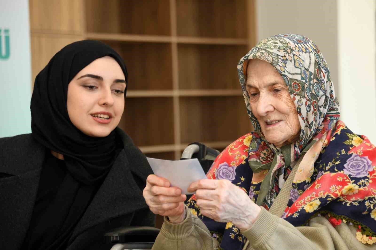 Osmangazi’de kelimeler kuşakları buluşturdu
Osmangazi’de kelimeler kuşakları buluşturdu