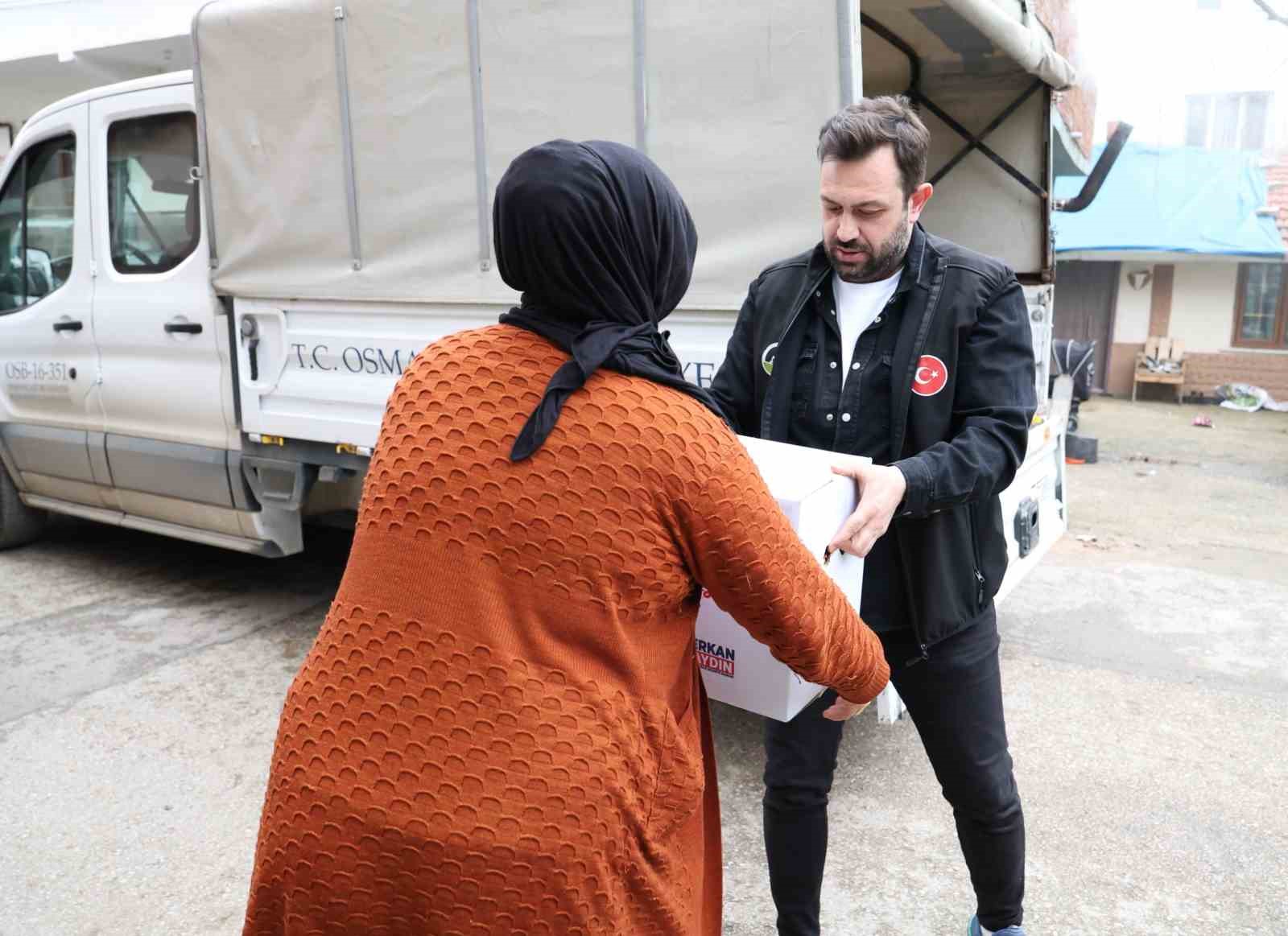 Osmangazi’de Ramazan kolisi dağıtımı devam ediyor
