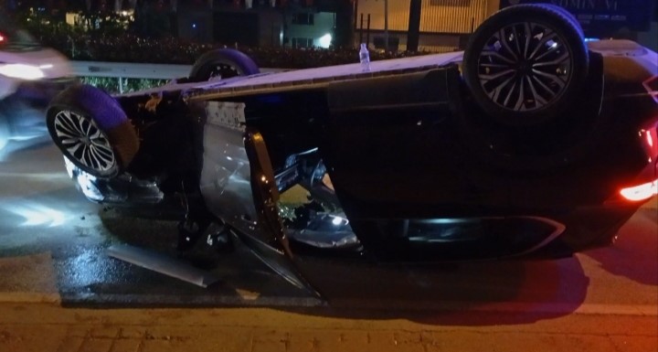 Osmangazi’de trafik kazası: Otomobil takla attı, 1 yaralı
