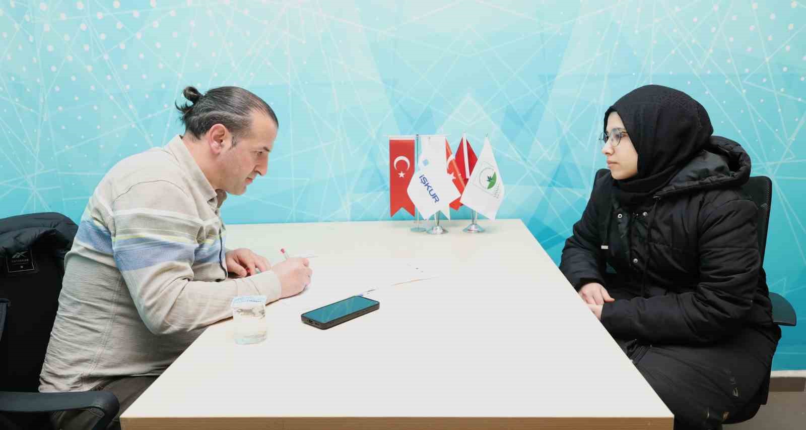 Osmangazi’de vatandaşlara iş olanağı sağlayan buluşmalar
Osmangazi’de vatandaşlara iş olanağı sağlayan buluşmalar