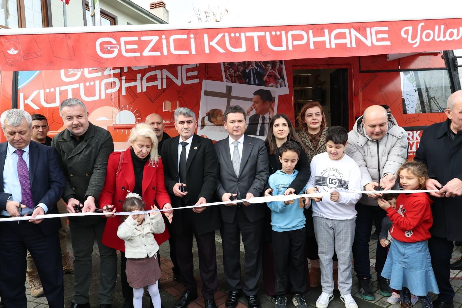 Osmangazi’de ‘Yeni Gezici Kütüphane Yollarda’
