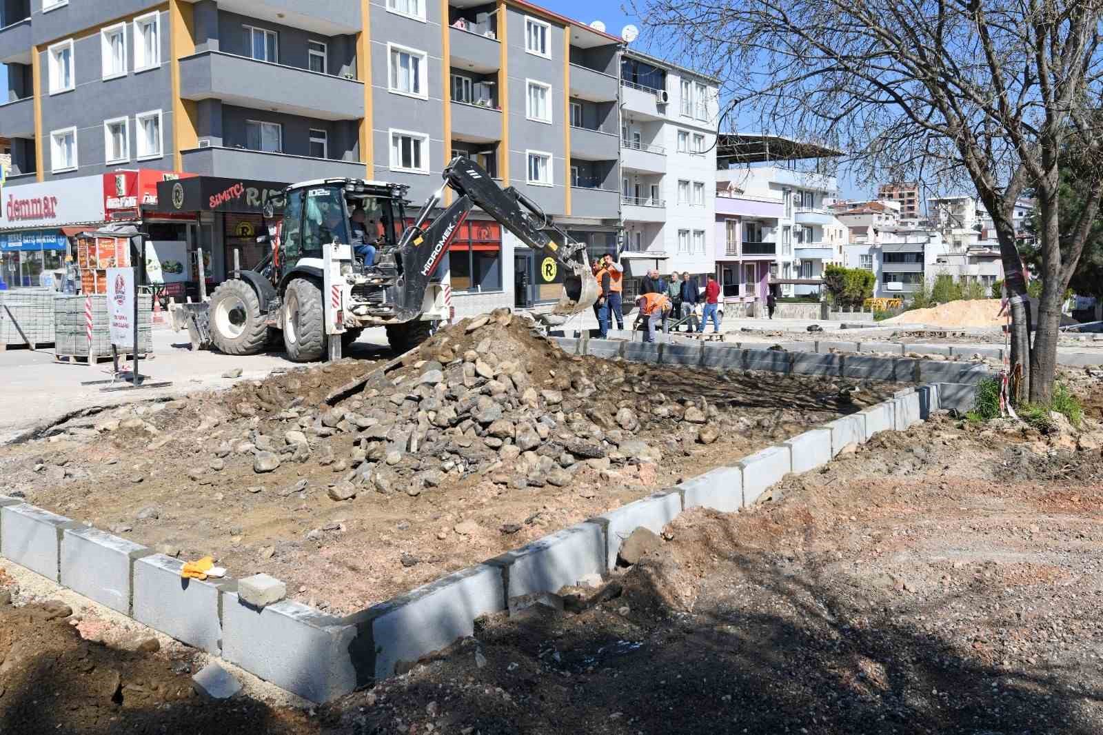 Osmangazi’den Hamitler’e 300 tonluk asfalt desteği
