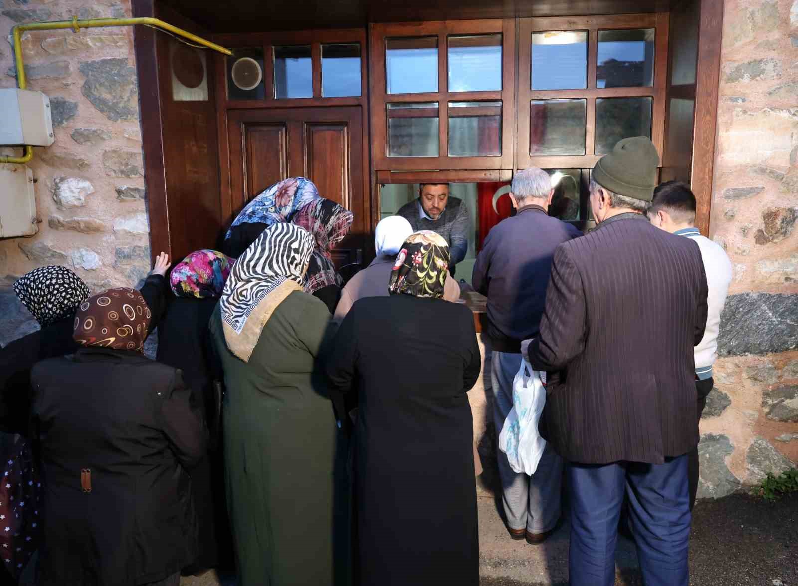 Osmangazi’den İhtiyaç sahibi ailelerin yüzünü güldüren hizmet
