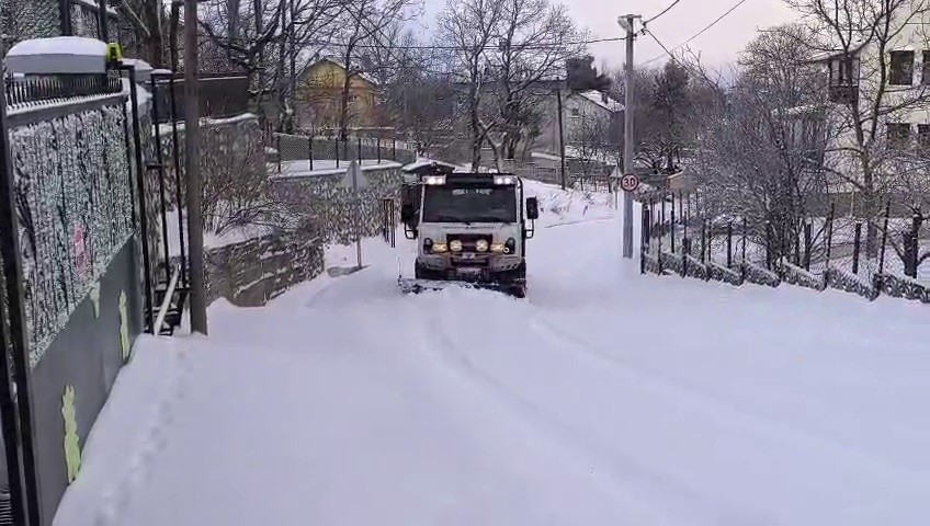 Osmangazi’nin yüksek kesimlerinde kar nöbeti
