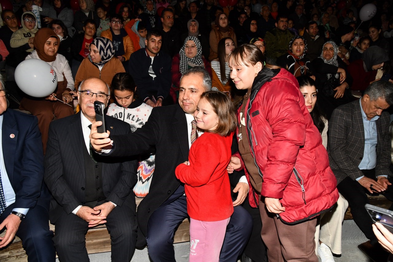 Osmaniye Belediyesi’nden Masal Park’ta ramazan çarşısı ve çocuklara özel etkinlik
Osmaniye Belediyesi’nden Masal Park’ta ramazan çarşısı ve çocuklara özel etkinlik