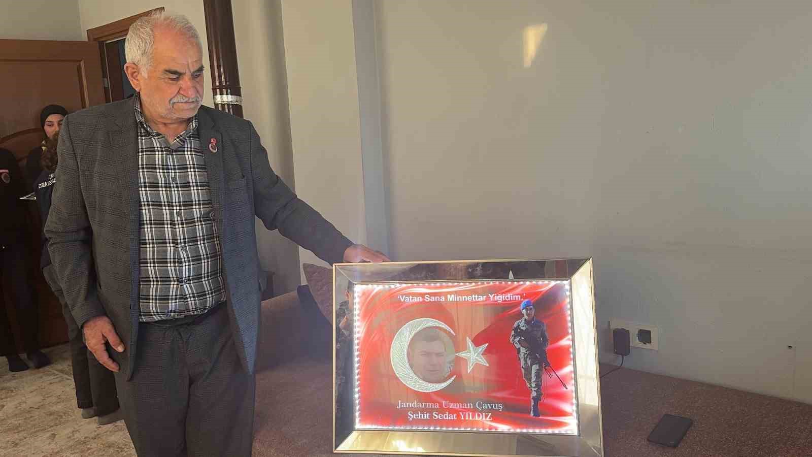 Osmaniye’de 18 Mart dolayısıyla şehit aileleri ziyaret edildi
