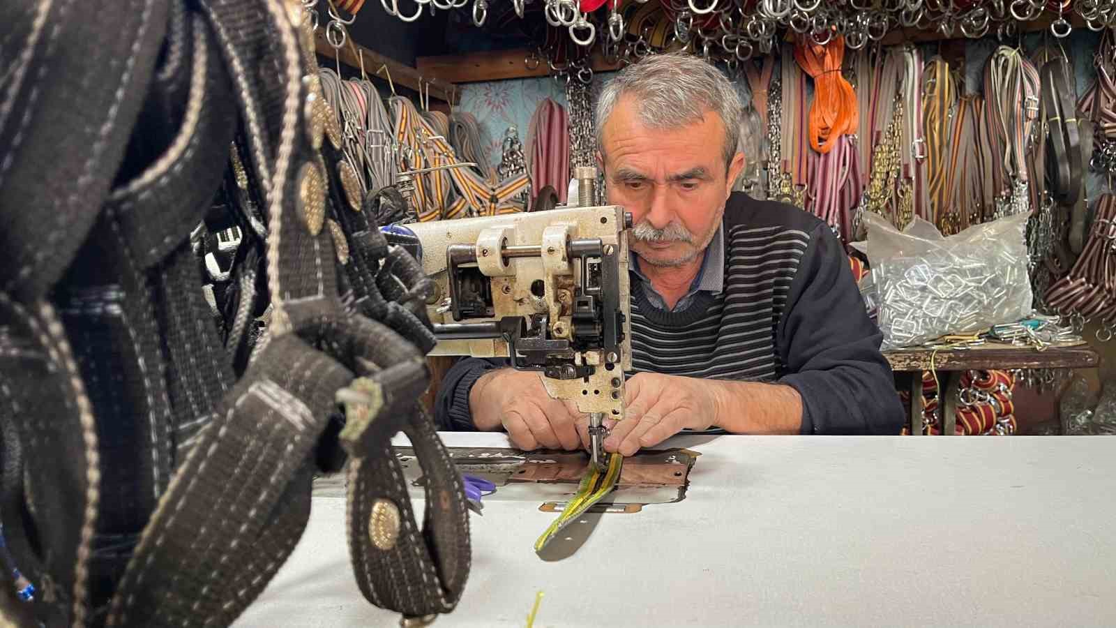 Osmaniye’de 48 yıllık saraç ustası mesleğini köpek tasmasıyla yaşatıyor
