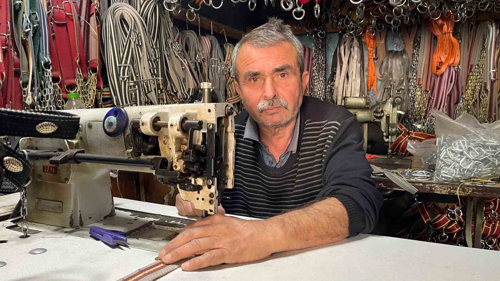 Osmaniye’de 48 yıllık saraç ustası mesleğini köpek tasmasıyla yaşatıyor
