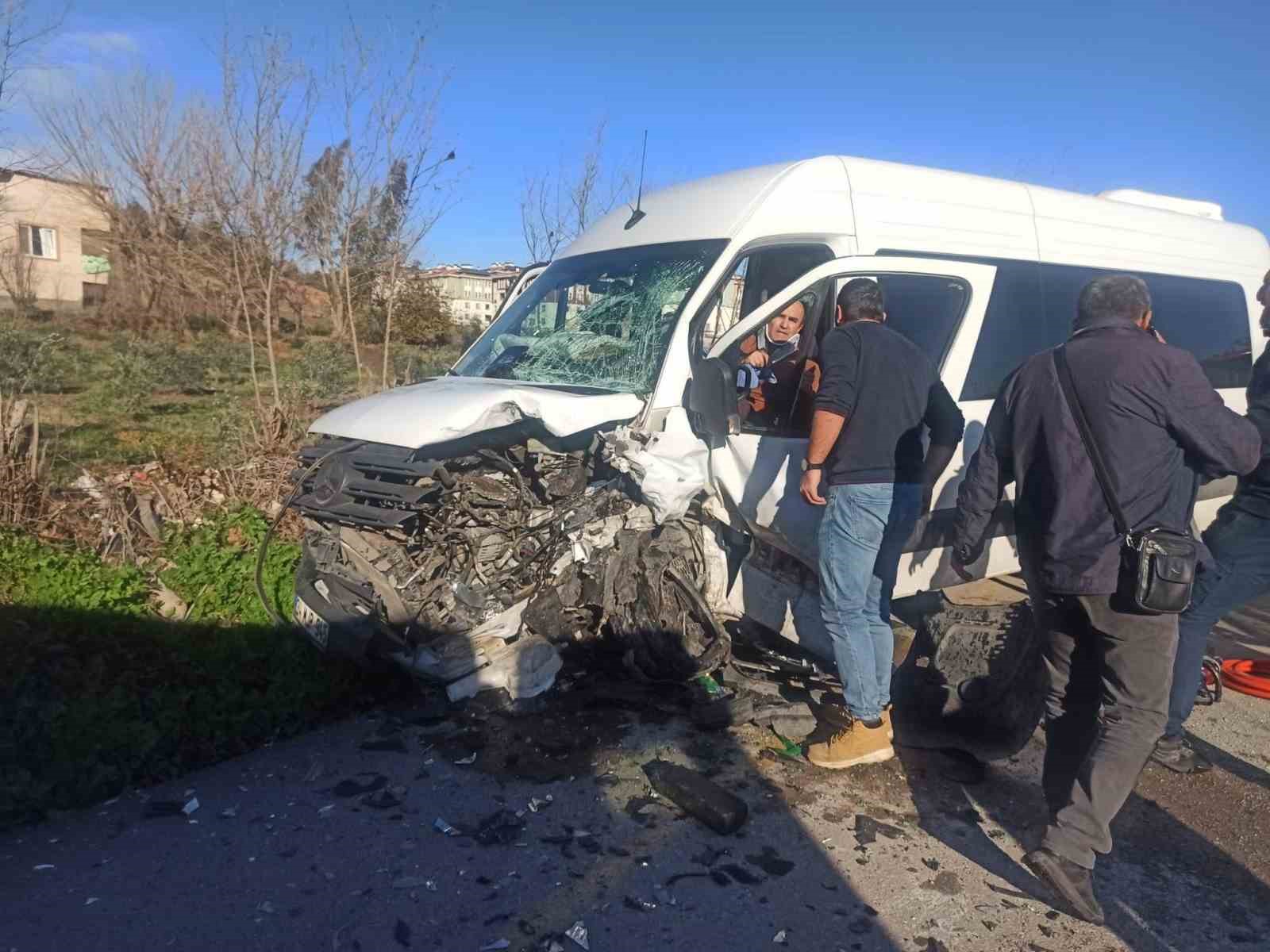 Osmaniye’de 7 kişinin yaralandığı kaza kamerada
