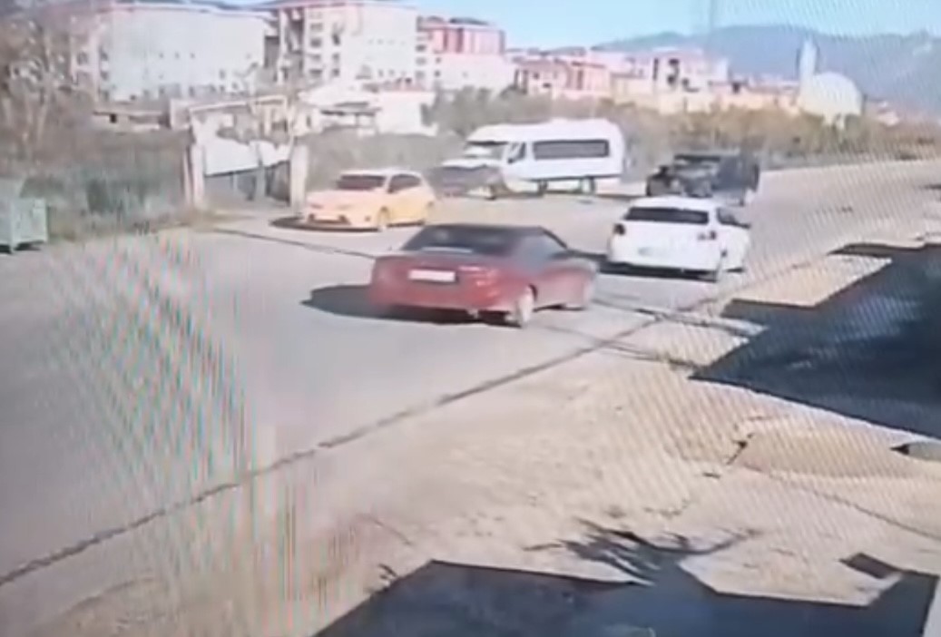 Osmaniye’de 7 kişinin yaralandığı kaza kamerada
