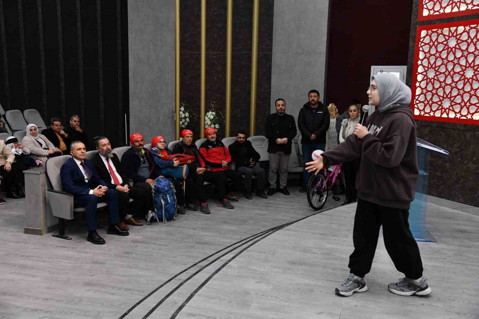 Osmaniye’de 7 Ocak coşkusu, ortaokullar arası şiir yarışmasıyla taçlandı
