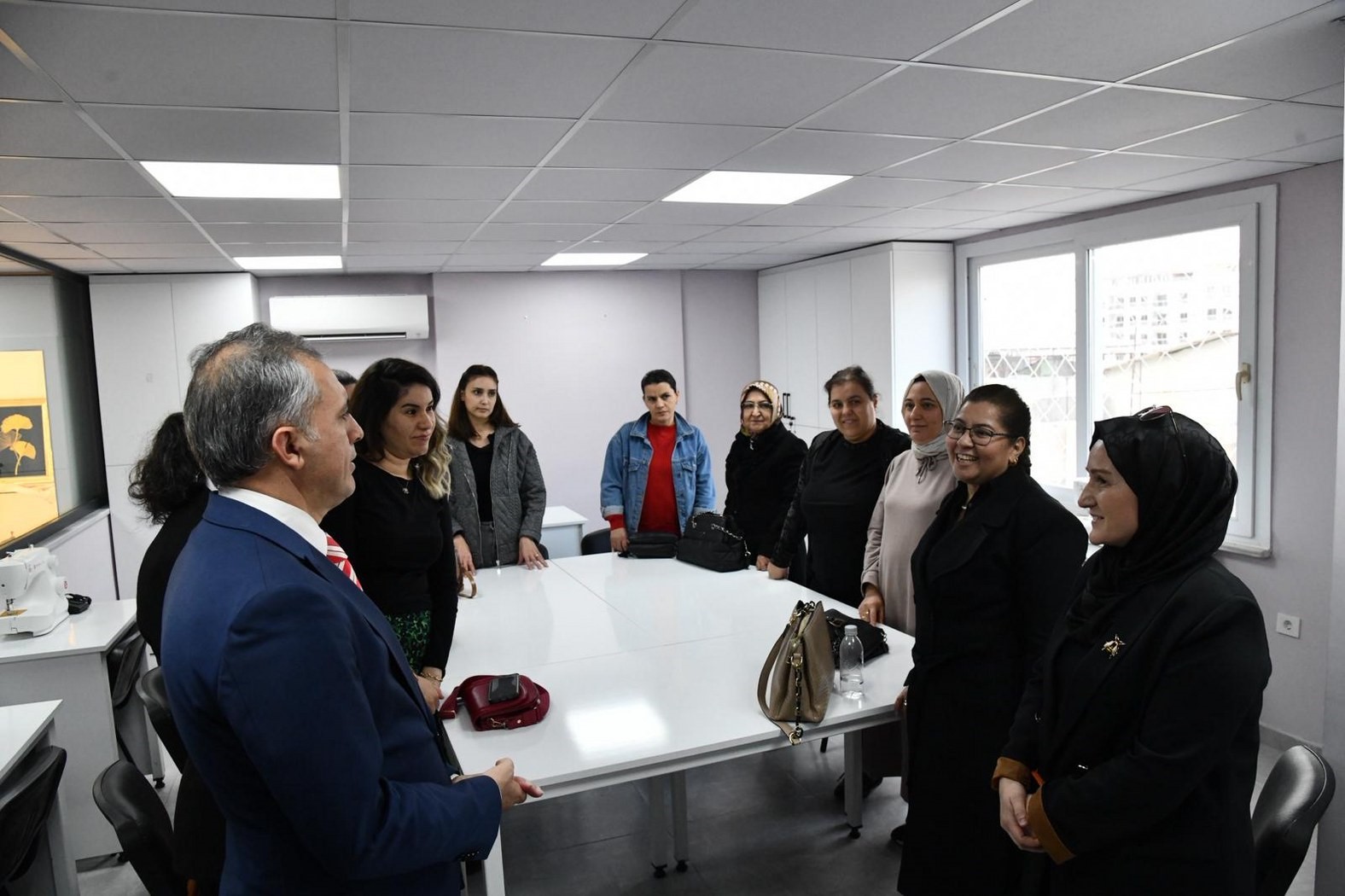 Osmaniye’de aile yaşam merkezi hizmete açıldı
Osmaniye’de aile yaşam merkezi hizmete açıldı