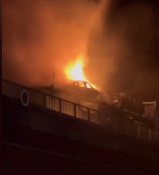 Osmaniye’de araç yüklü tırda yangın: 3 araç kullanılamaz hale geldi
