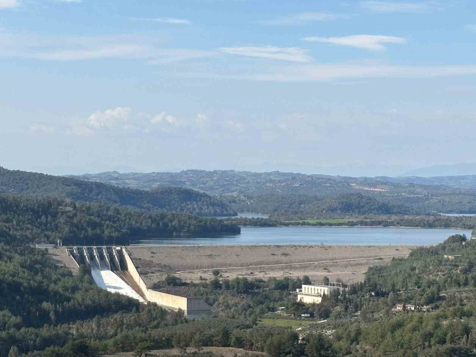 Osmaniye’de Aslantaş Barajı’nda yıllar sonra su tahliyesi başladı
