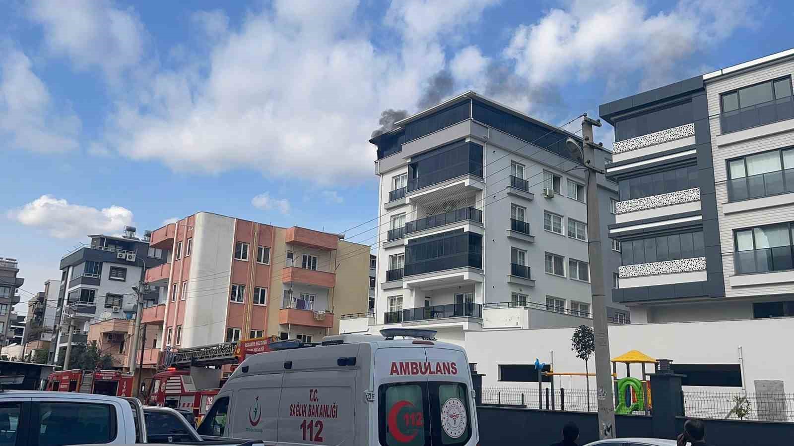 Osmaniye’de çatı katında çıkan yangın söndürüldü
