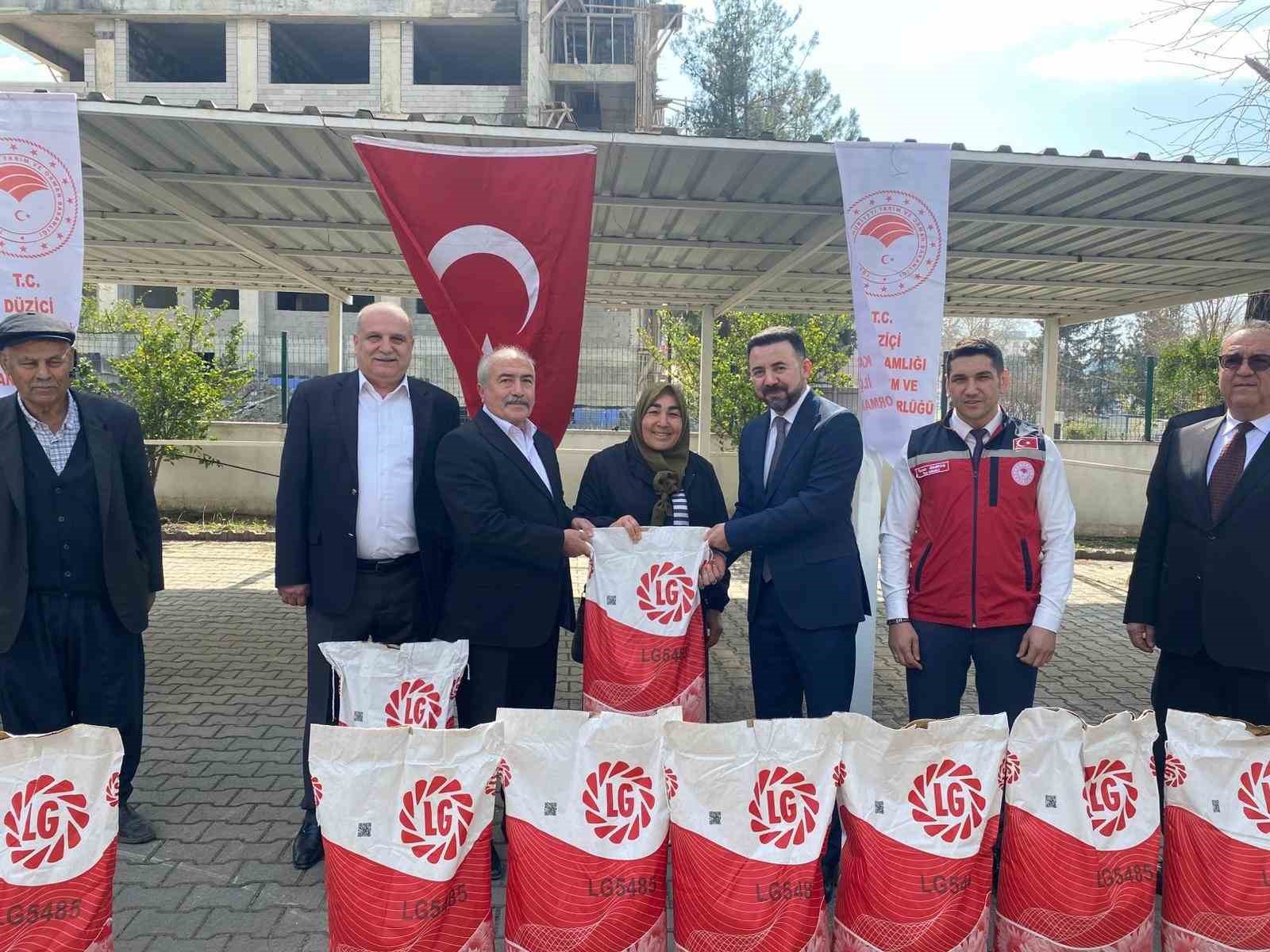 Osmaniye’de çiftçiye ayçiçeği tohumu desteği
