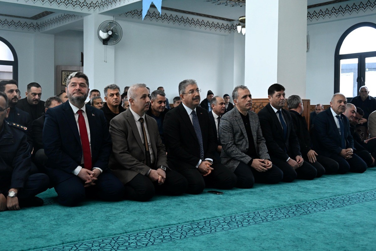 Osmaniye’de depremde yıkılan Çardak Köyü Camii yeniden ibadete açıldı
Osmaniye’de depremde yıkılan Çardak Köyü Camii yeniden ibadete açıldı